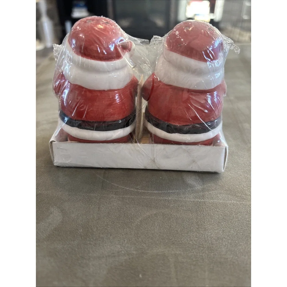 Santa Claus Salt & Pepper Shakers Christmas Ceramic Candy Cane In Hand 3.75